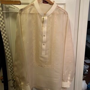 Mens traditional Filipino barong
